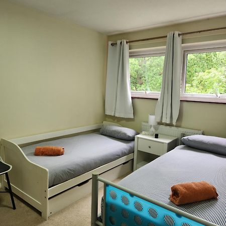 Twin Room In Crawley,Gatwick,West Sussex Ifield المظهر الخارجي الصورة