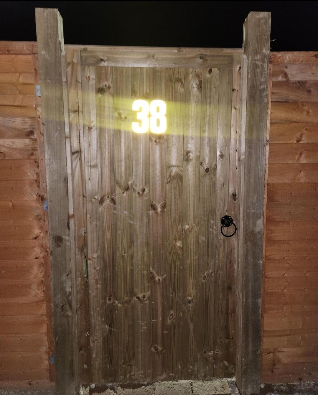 Twin Room In Crawley,Gatwick,West Sussex Ifield المظهر الخارجي الصورة