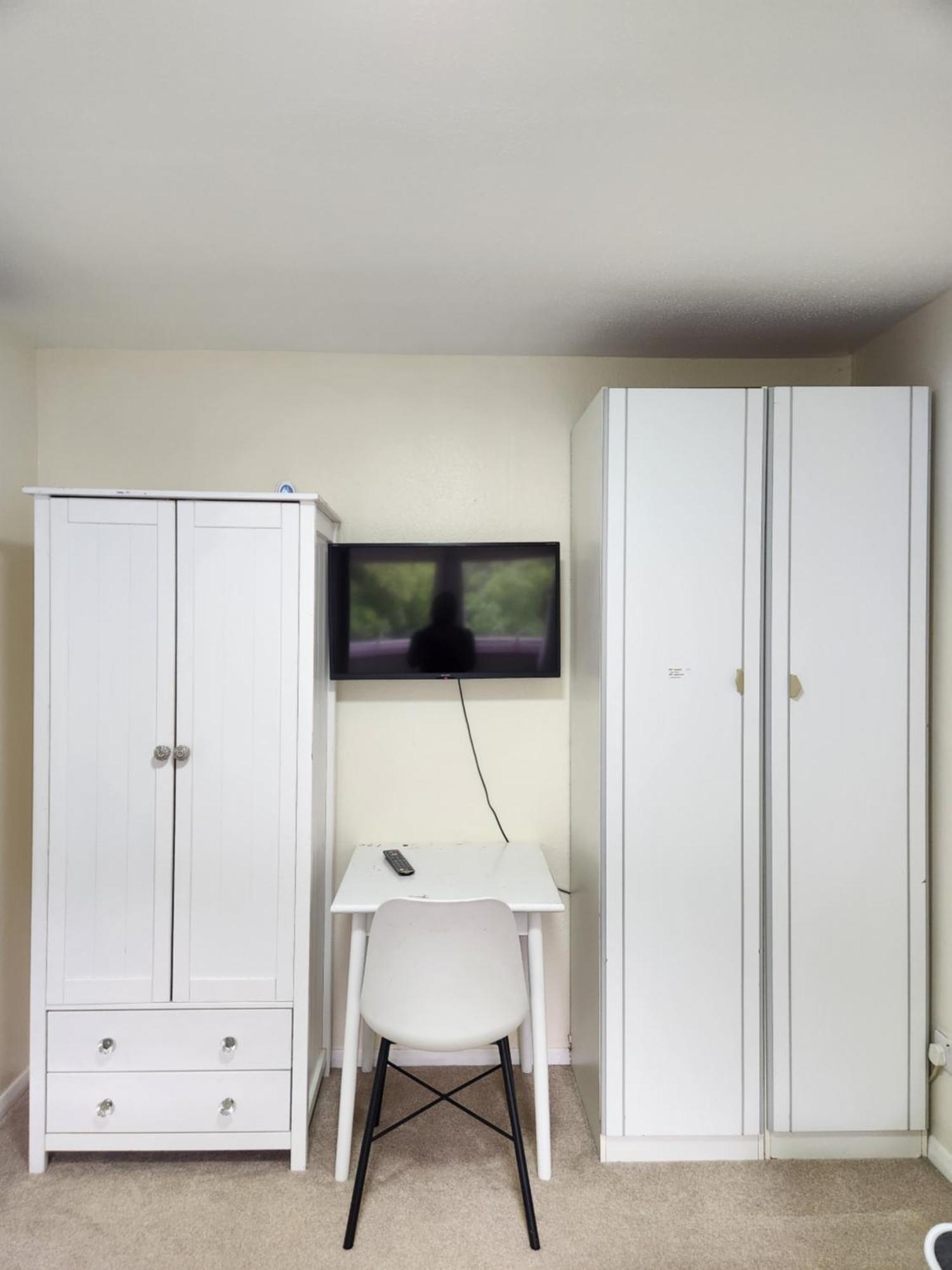 Twin Room In Crawley,Gatwick,West Sussex Ifield المظهر الخارجي الصورة