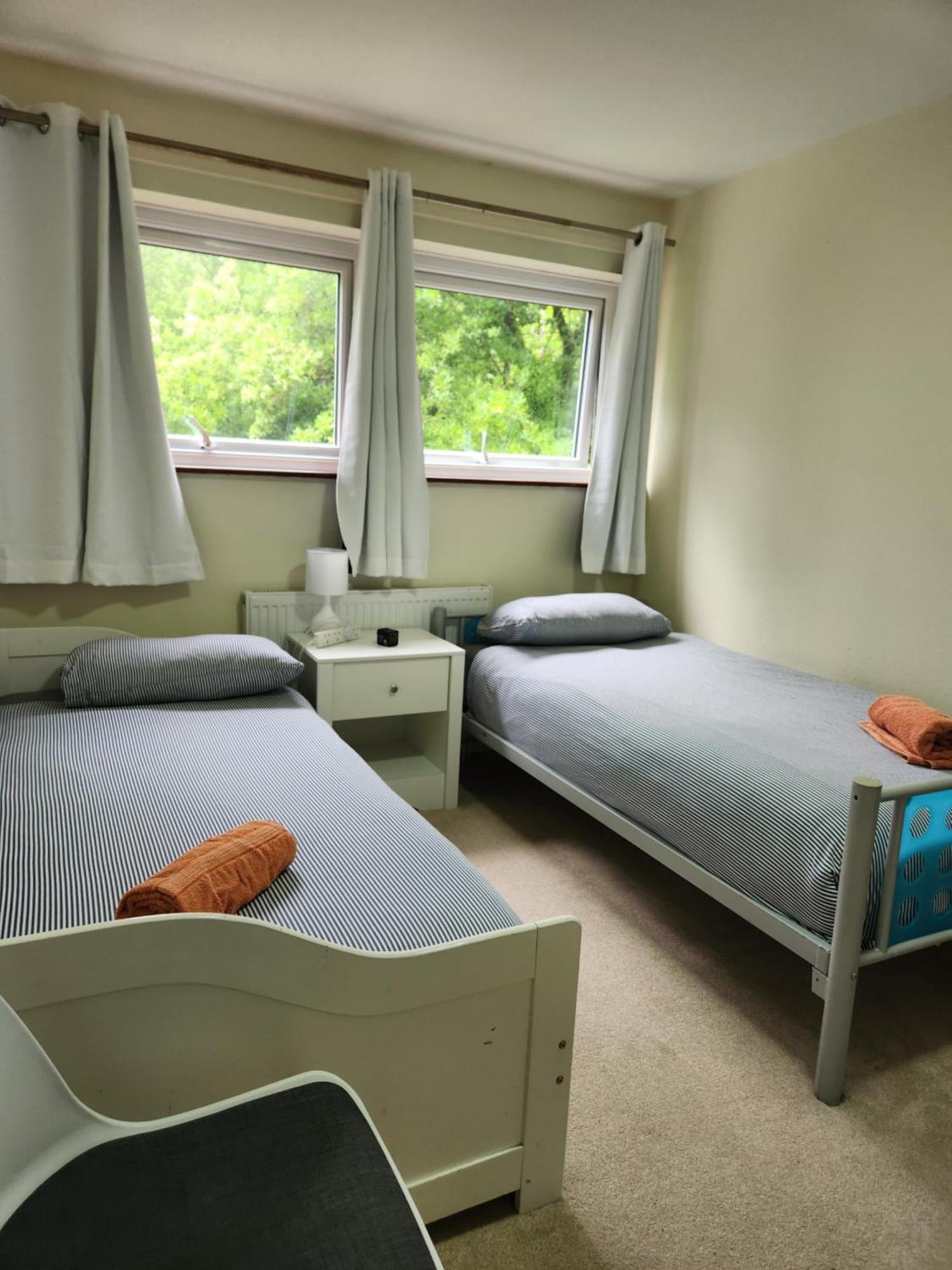 Twin Room In Crawley,Gatwick,West Sussex Ifield المظهر الخارجي الصورة